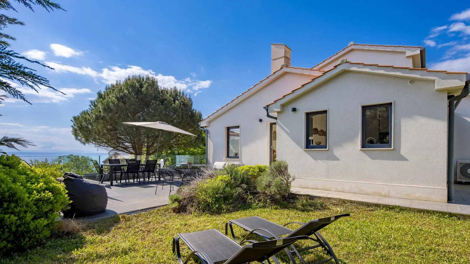 Villa Carla House With Hot Tub And Beautiful Garden Ičići